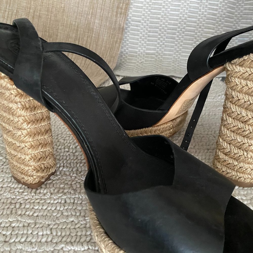Tory Burch Platform sandal